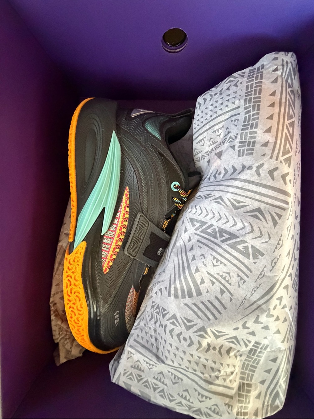 Anta Kai 1 “Sacred bond” for Kyrie Irving